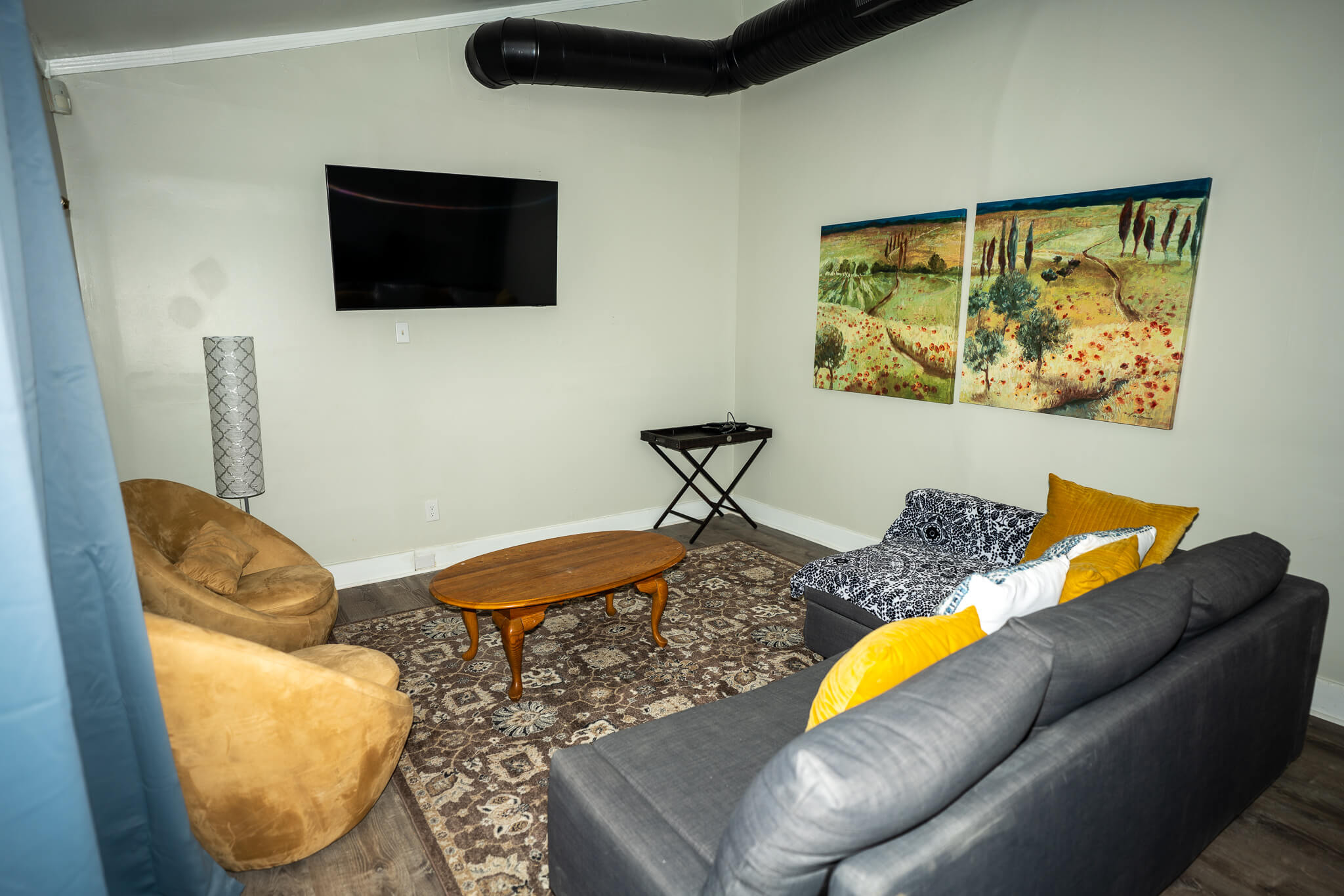 130 Ella St - Living Room (2)