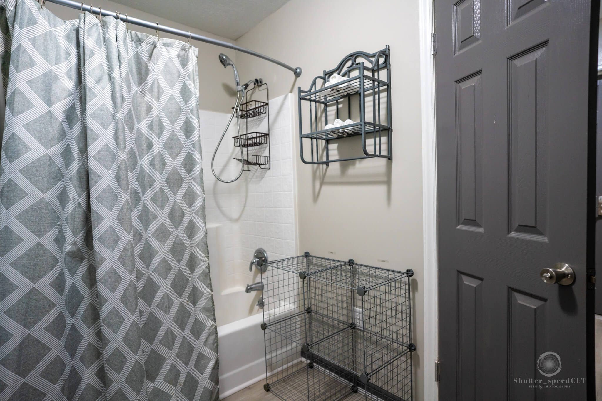 1582 N Powerhouse Rd - Common Bathroom (9)