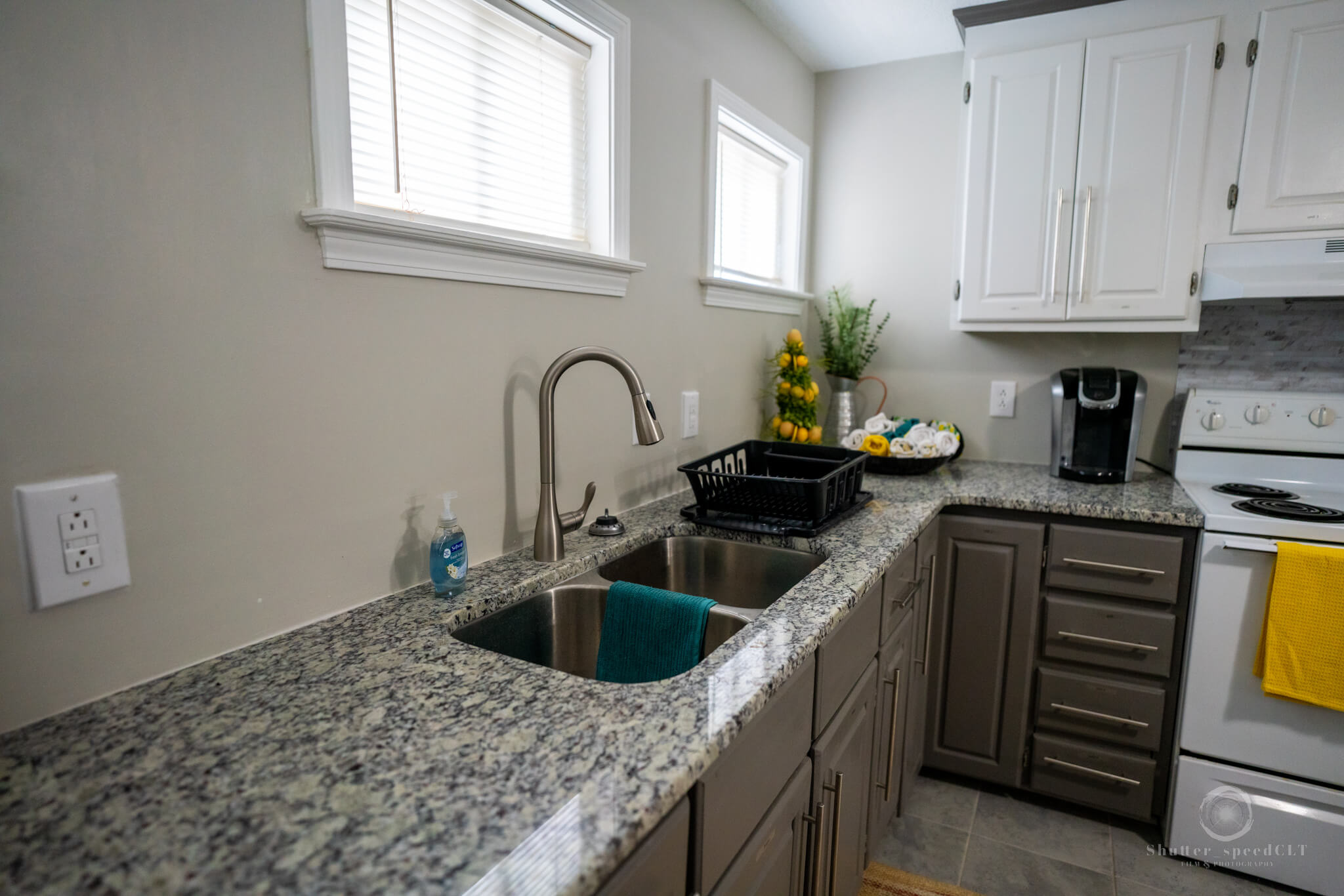 1582 N Powerhouse Rd - Common Kitchen (4)