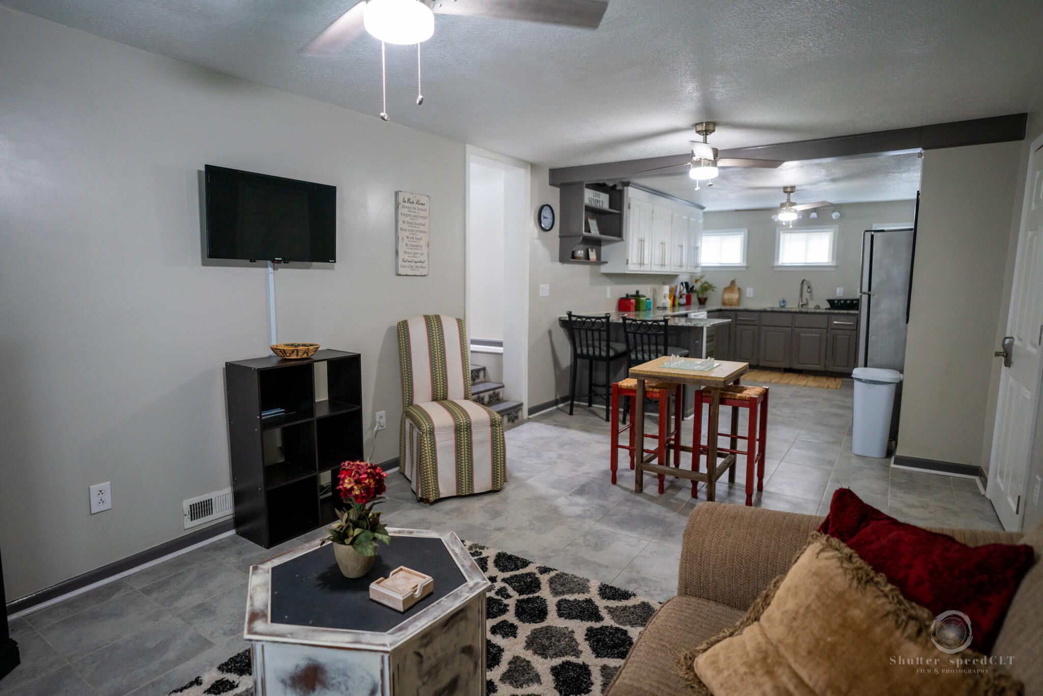 1582 N Powerhouse Rd - Common Living Room (2)