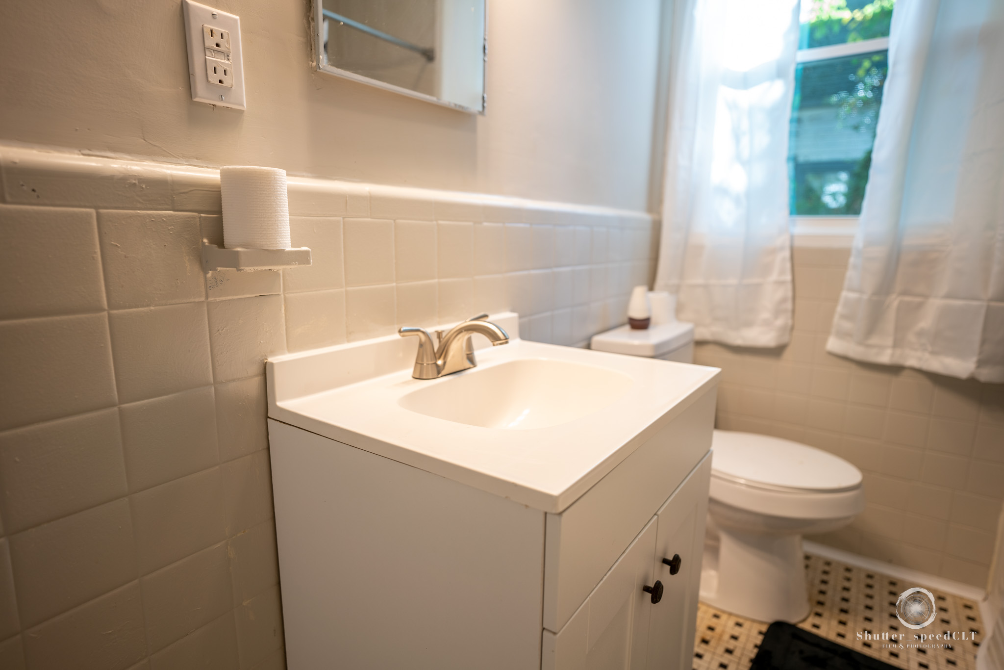 324 Stockton St - Shared Bathroom 3