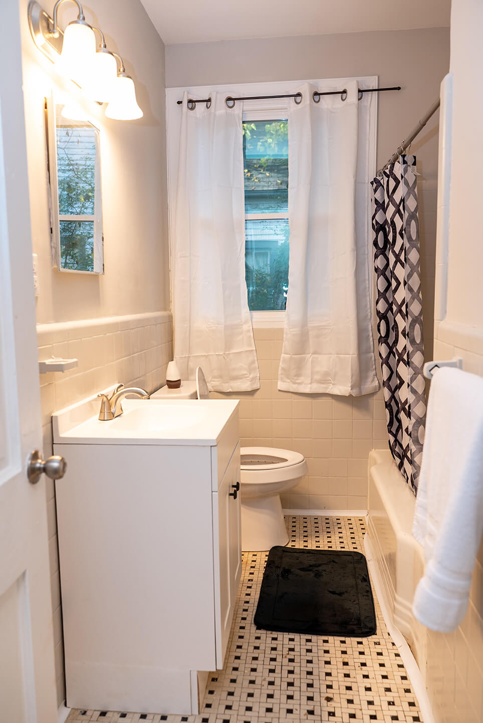 324 Stockton St - Shared Bathroom 4