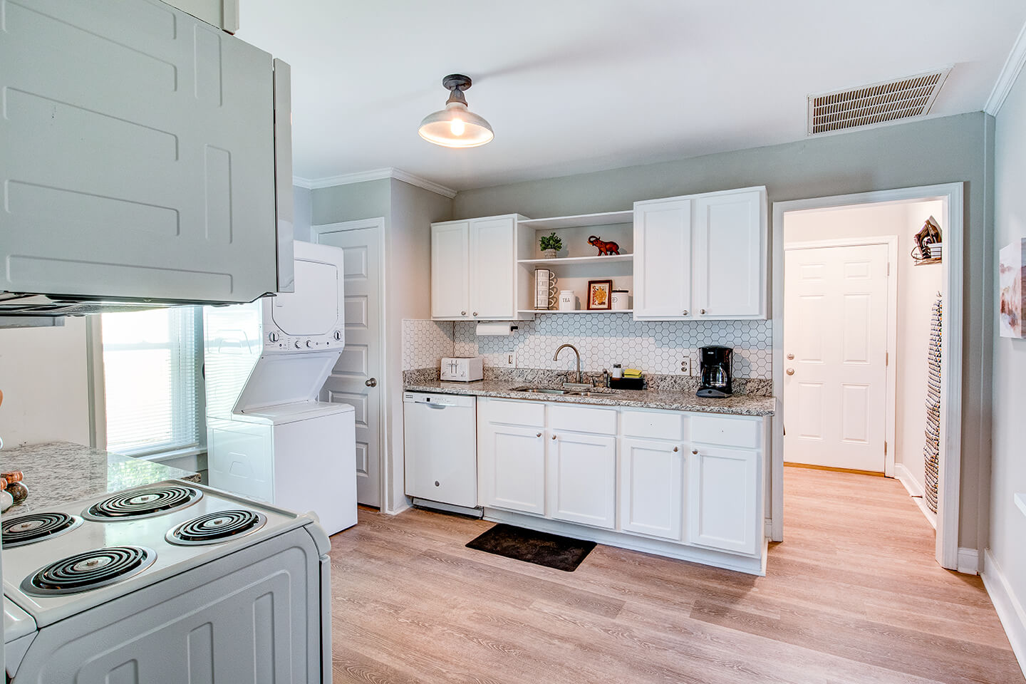 420 Hall St - Common Kitchen 2 (Large File)