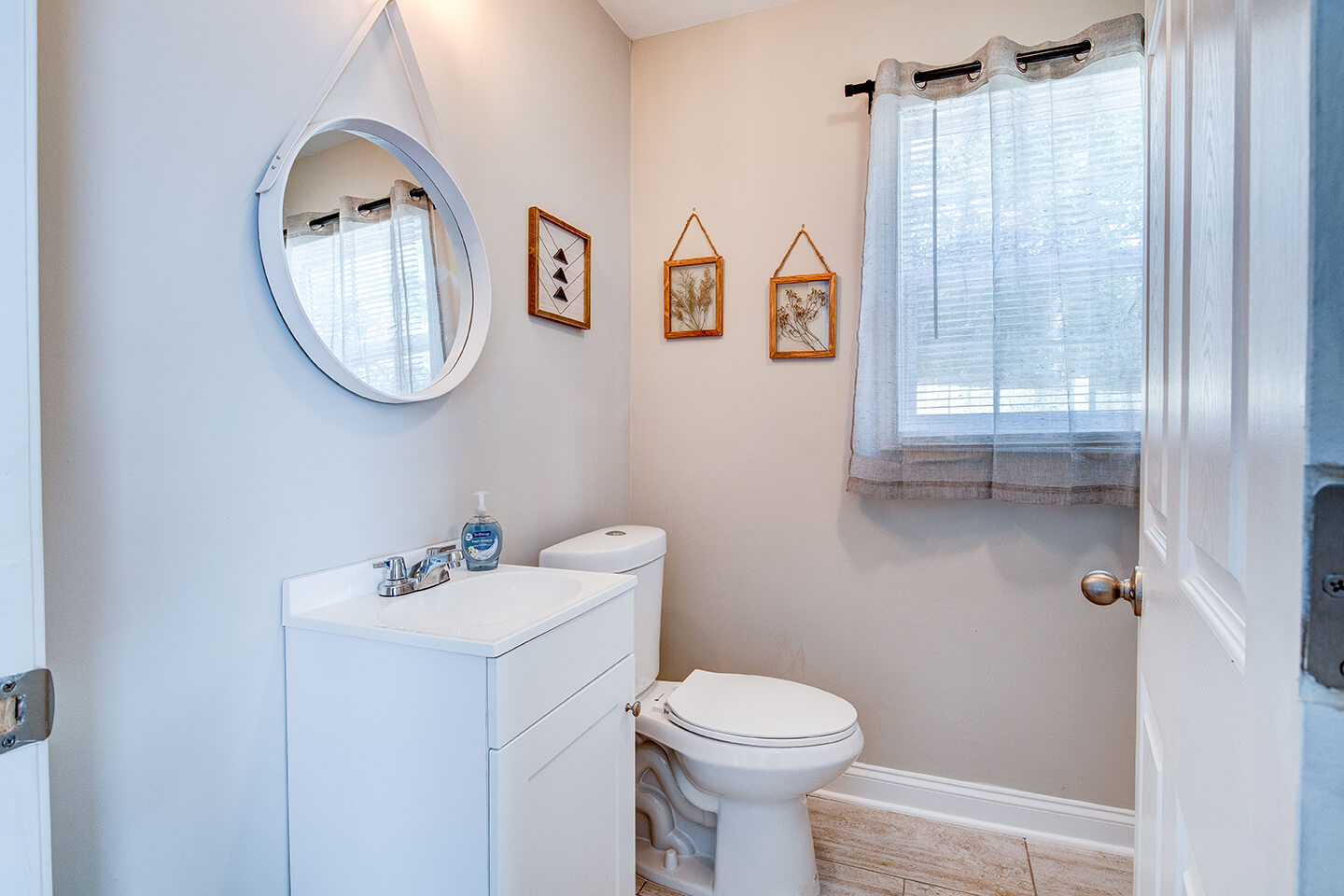 420 Hall St - Unit 2 4