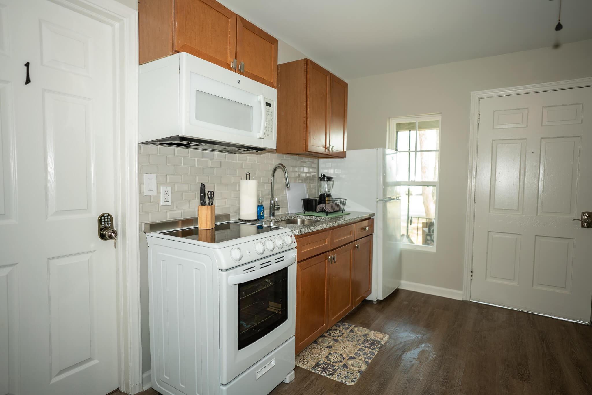 860 S Confederate Ave - Common Kitchen 2