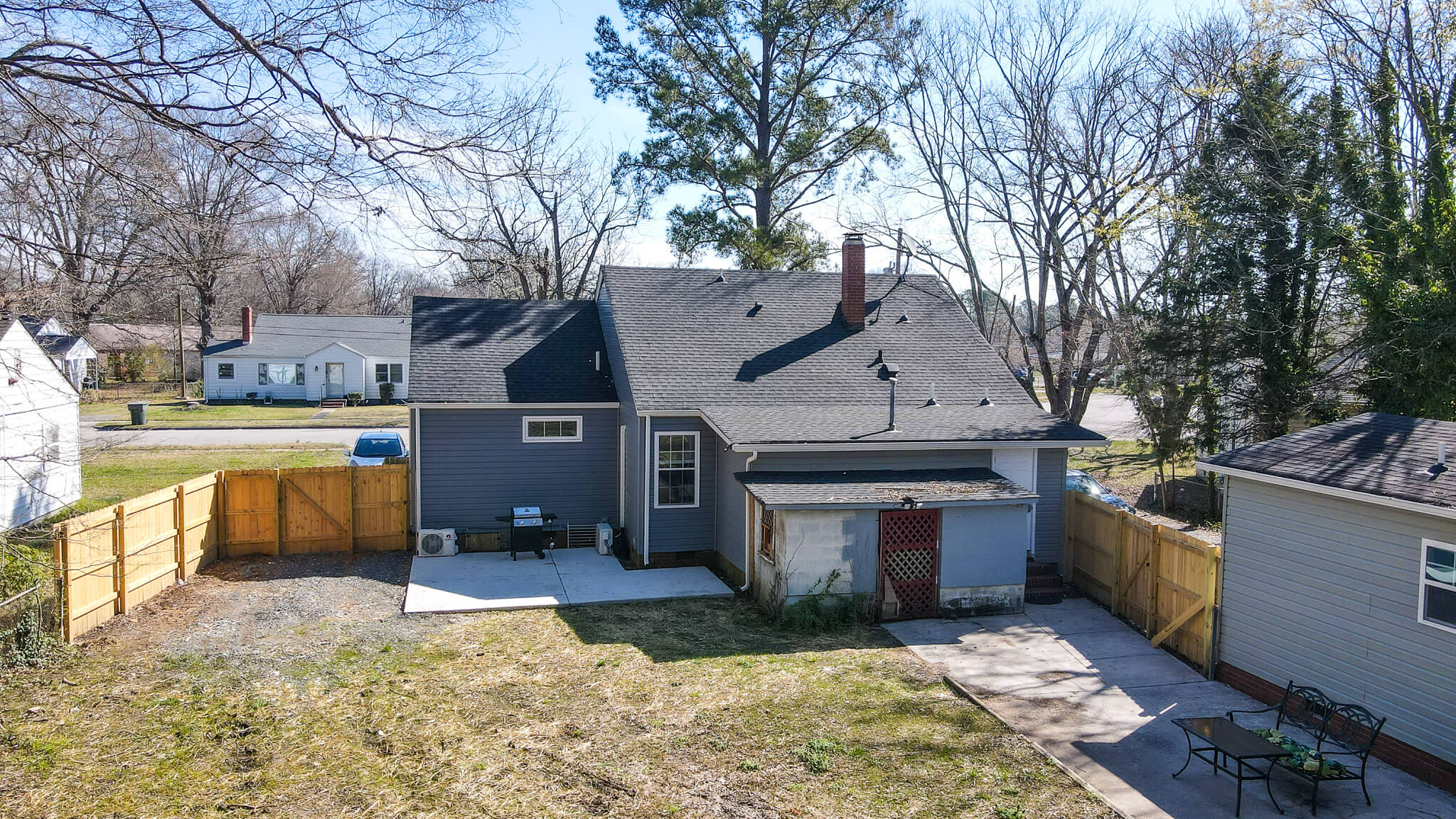 860 S Confederate Ave - Exterior 1