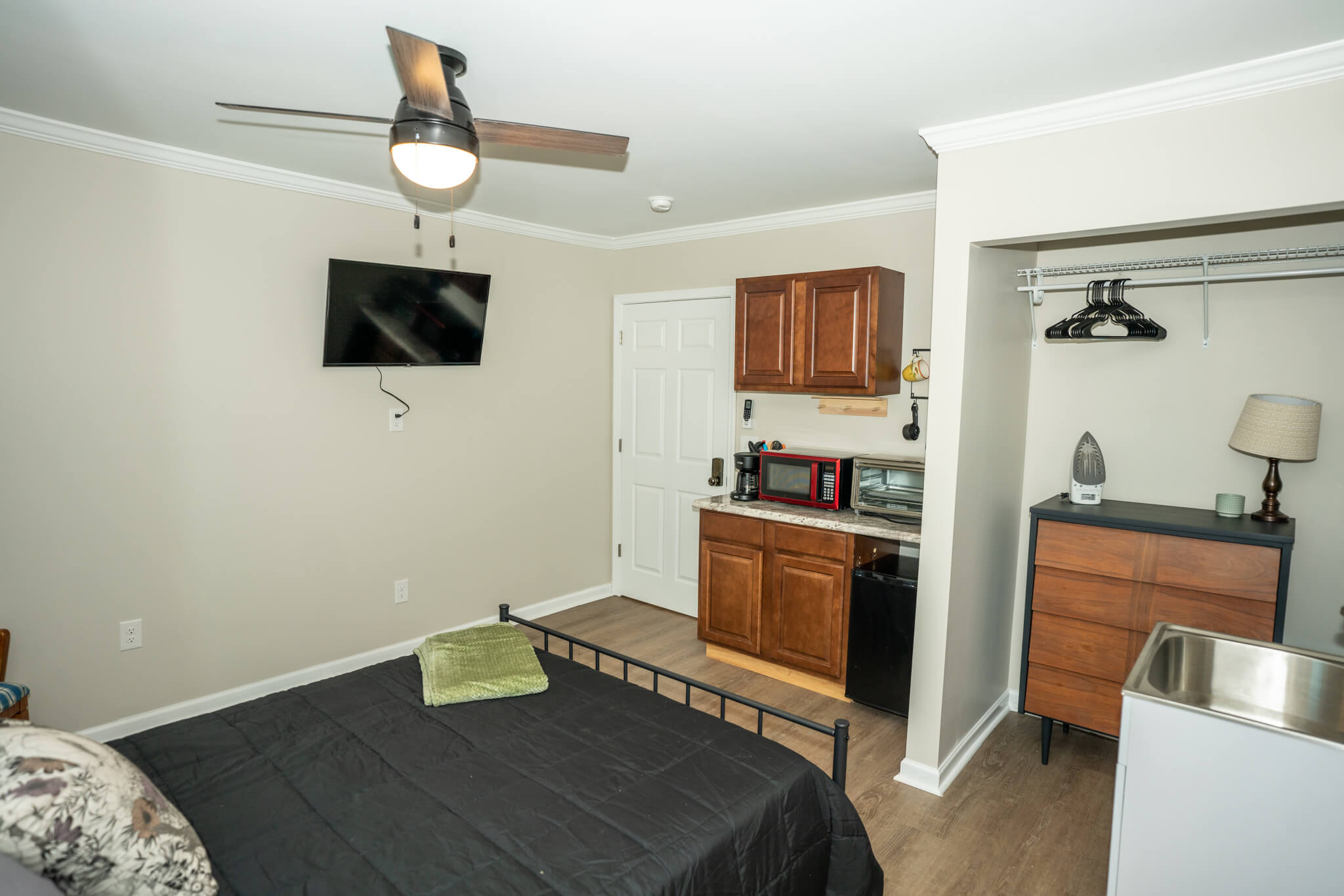 947 Spring St - Unit 3 13